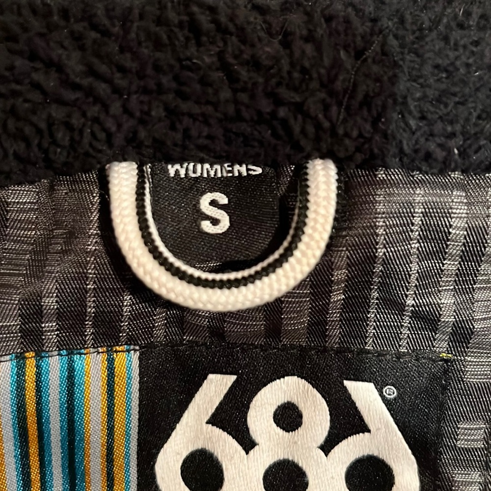 686 ski, snow board coat - Picture 3 of 14